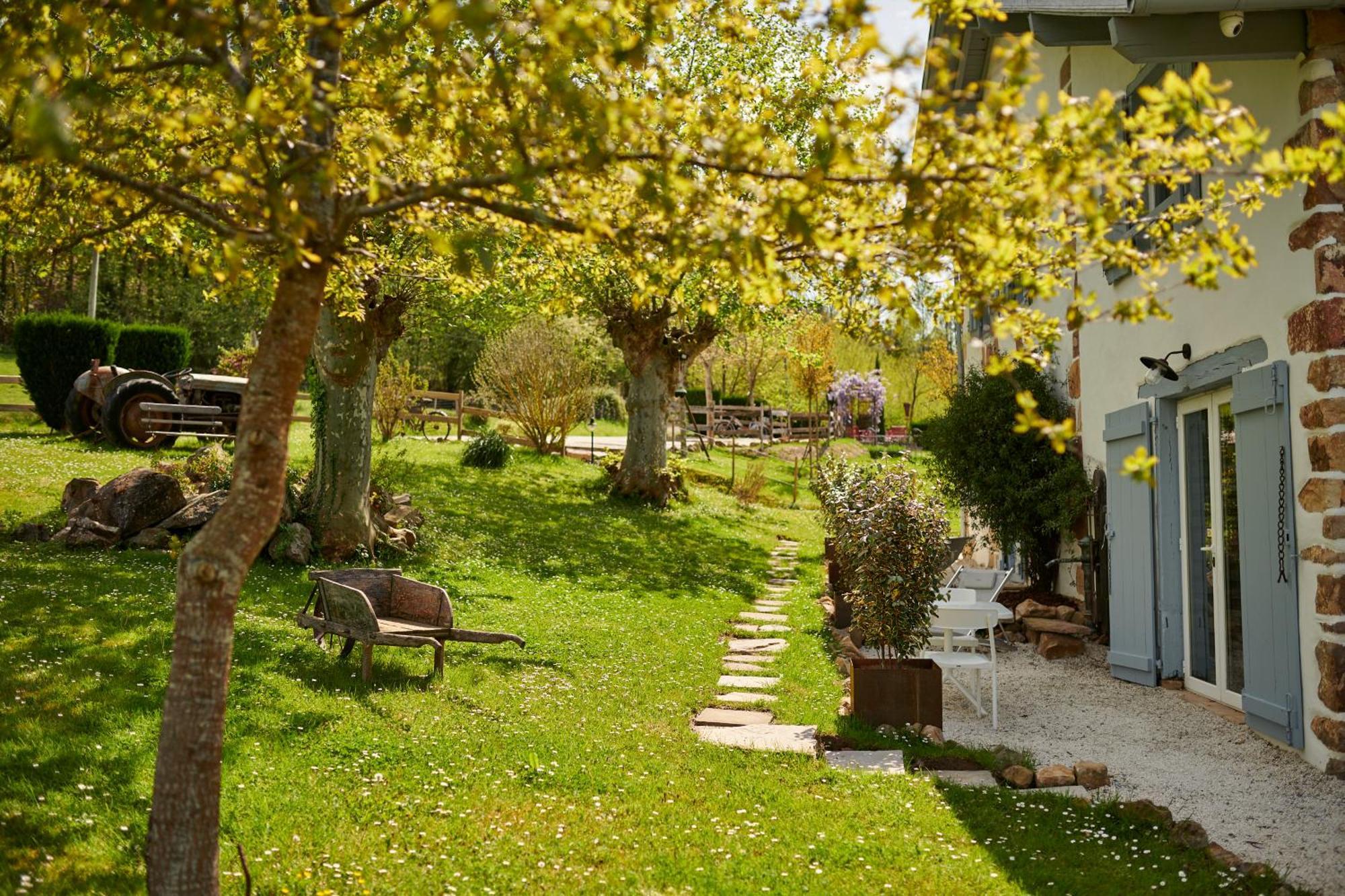 Ferme Elhorga Panzió Saint-Pée-sur-Nivelle Kültér fotó