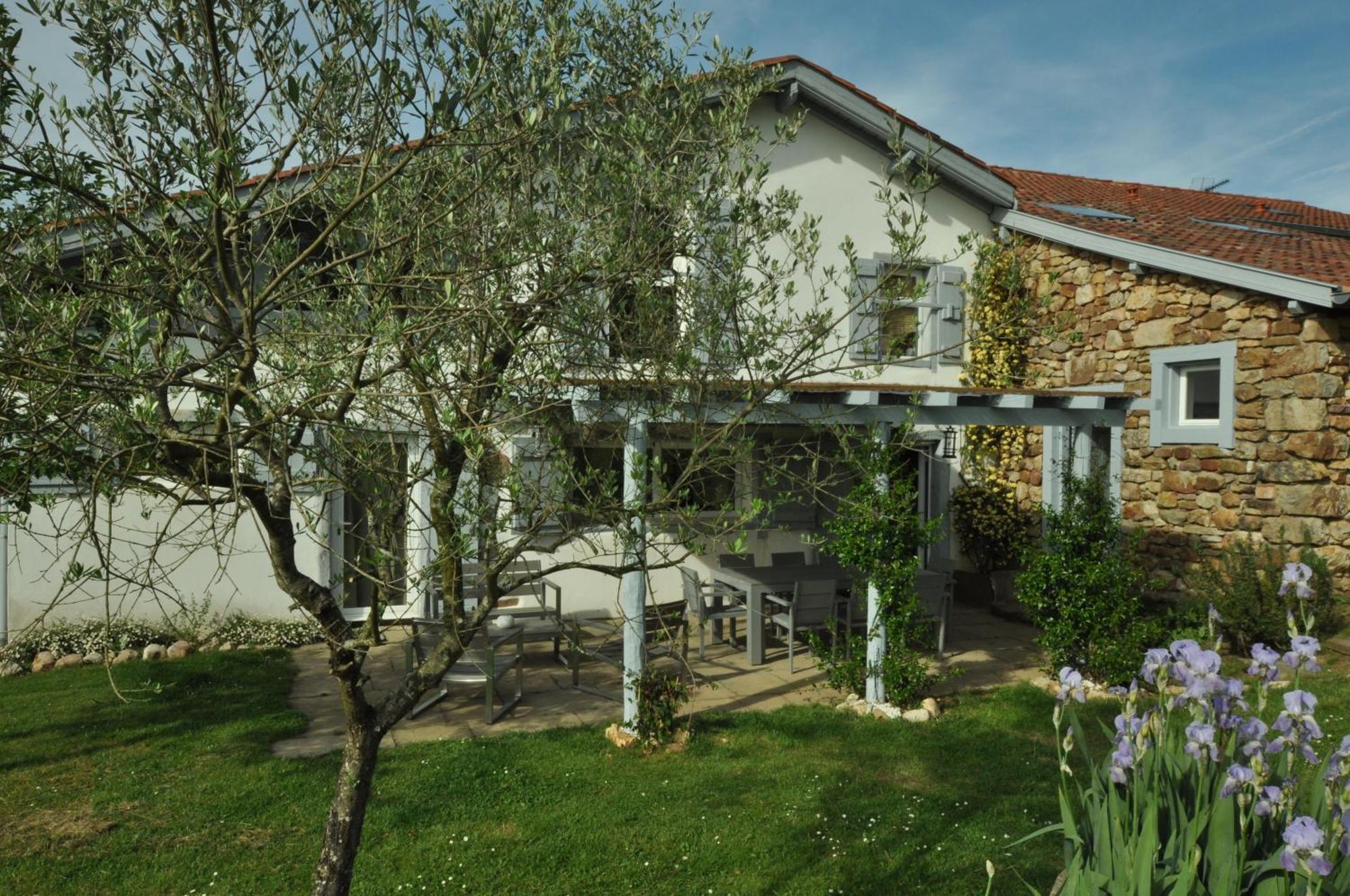 Ferme Elhorga Panzió Saint-Pée-sur-Nivelle Kültér fotó