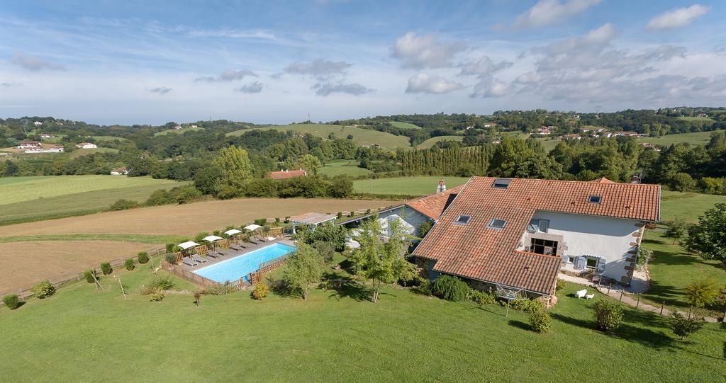 Ferme Elhorga Panzió Saint-Pée-sur-Nivelle Kültér fotó