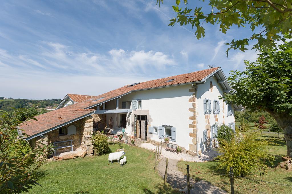 Ferme Elhorga Panzió Saint-Pée-sur-Nivelle Kültér fotó